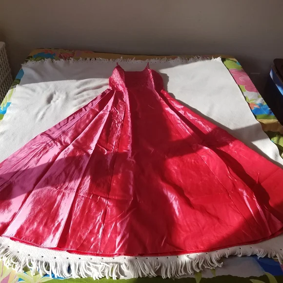 Zum Zum by Niki Livas Spaghetti strap Gown Dress - Picture 4 of 16